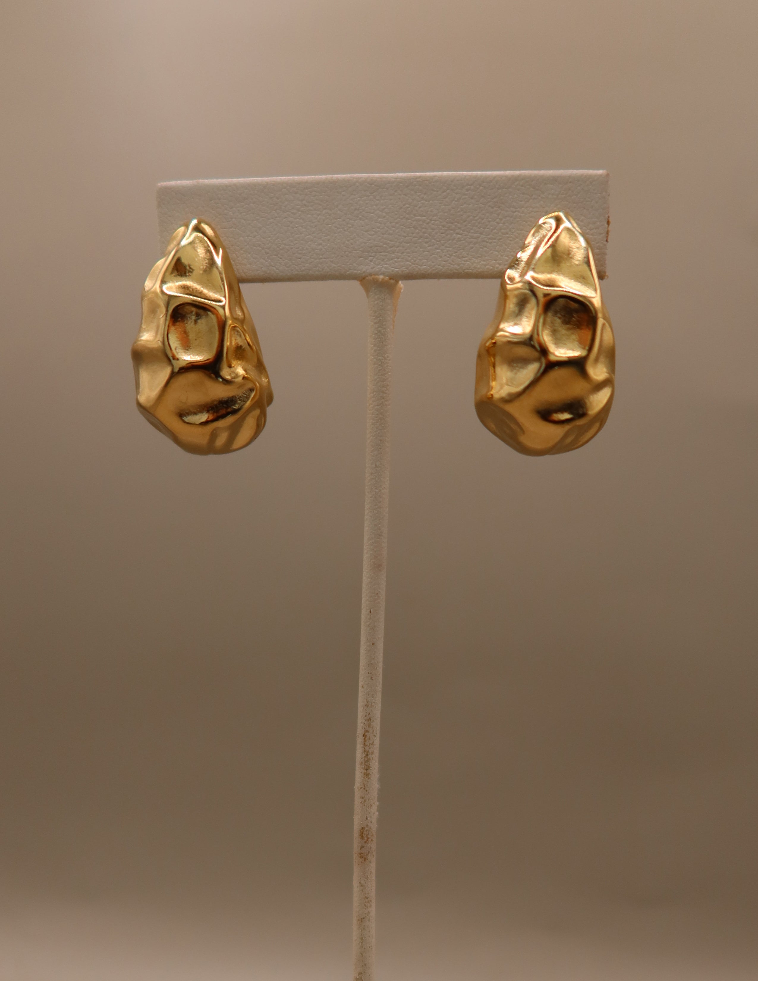 Aretes Carmín